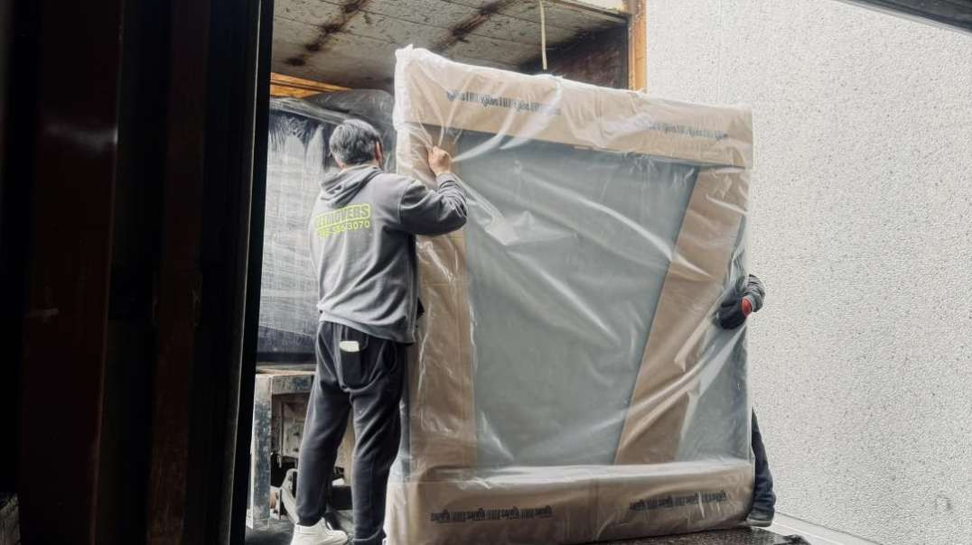 Get Movers : #1 Moving Company in Oakville, ON | 647-499-1080